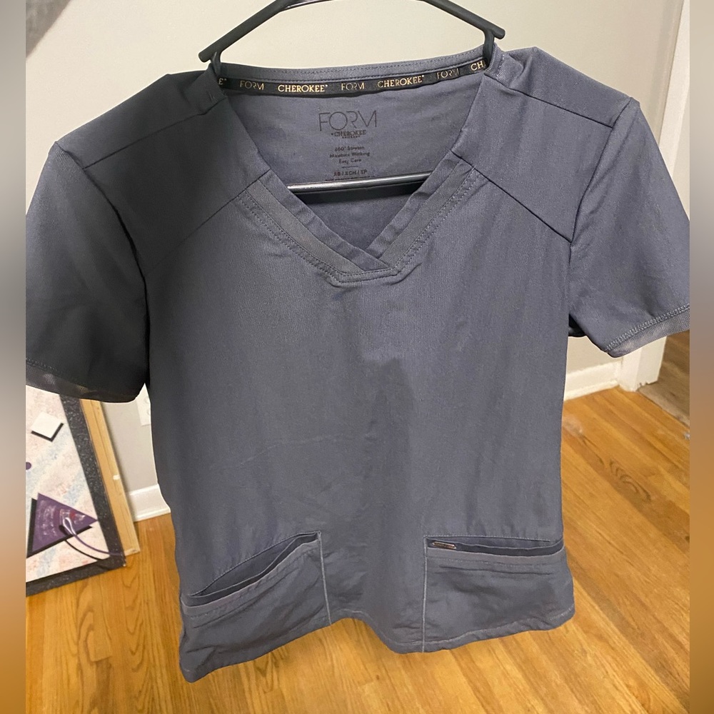 Cherokee Form scrub top